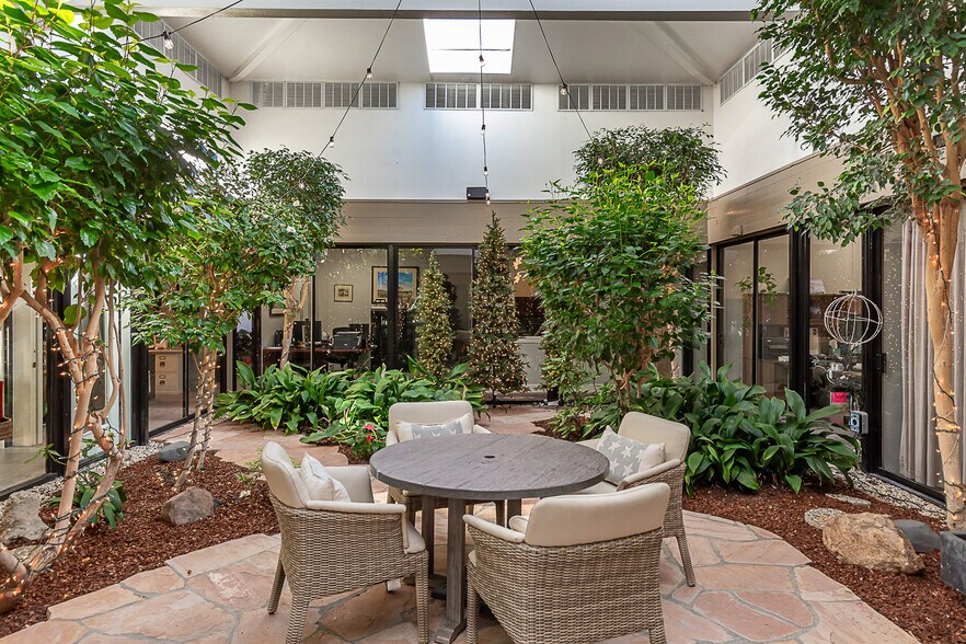 More Photos Of 2075 Pioneer Ct, San Mateo Medical For Lease