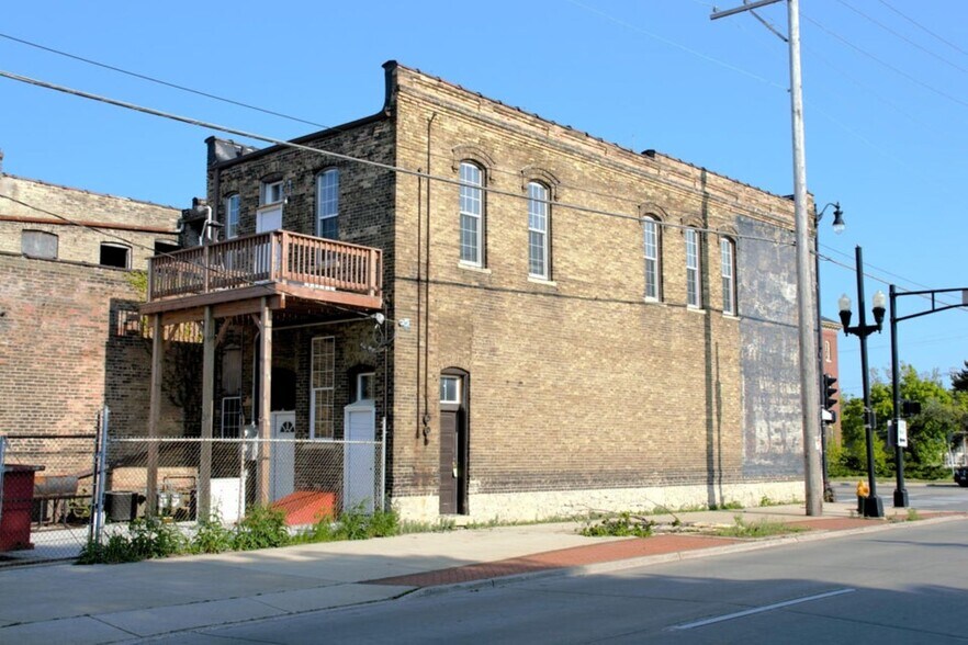 More Photos Of 1028 State St, Racine Storefront Retail Residential For Sale