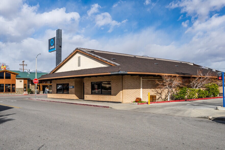 More Photos Of 400 N Main St, Bishop Storefront For Sale