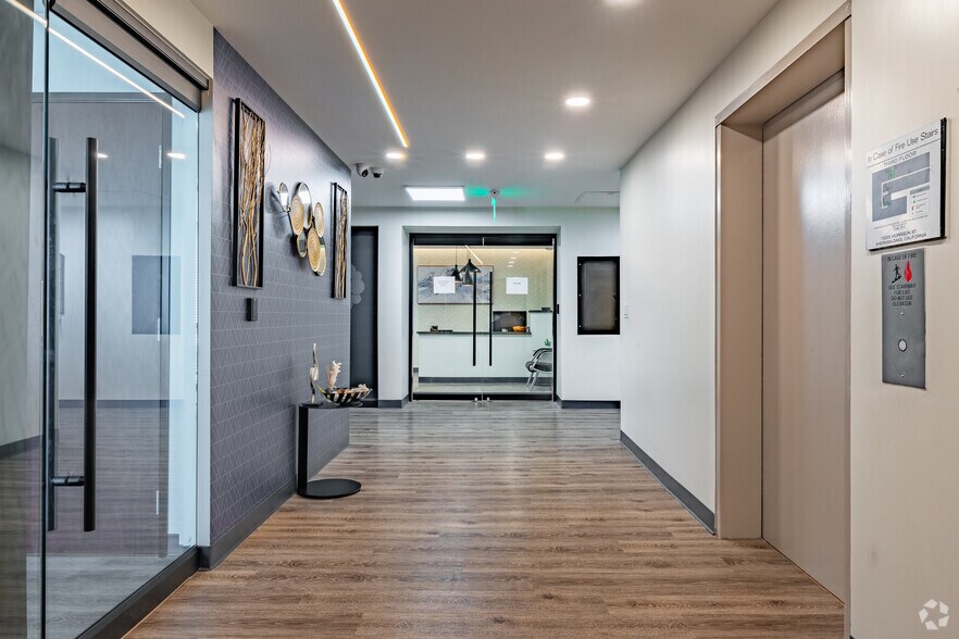 More Photos Of 15335 Morrison St, Sherman Oaks Office For Lease