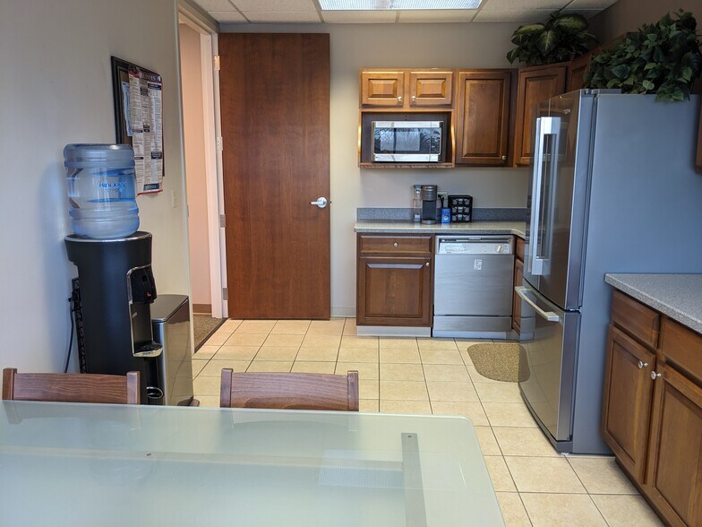 More Photos Of 1749 S Naperville Rd, Wheaton Medical For Lease