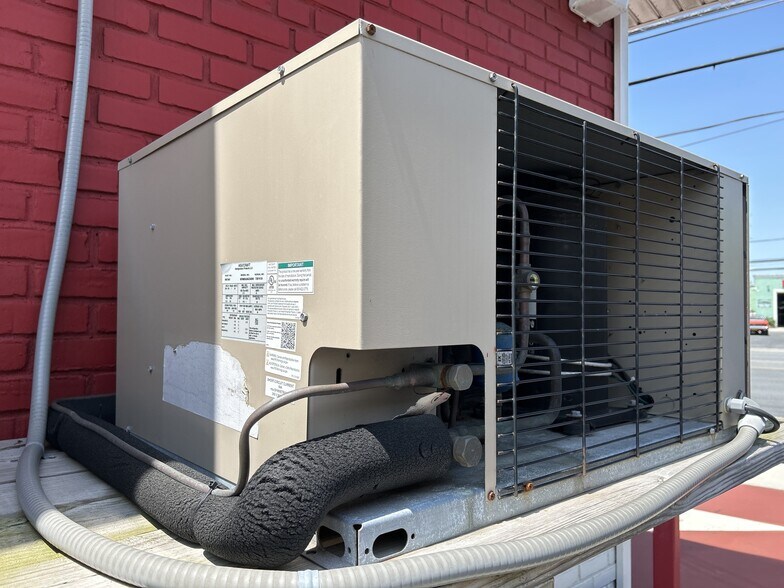 More Photos Of 4451 Austin Blvd, Island Park General Retail For Lease