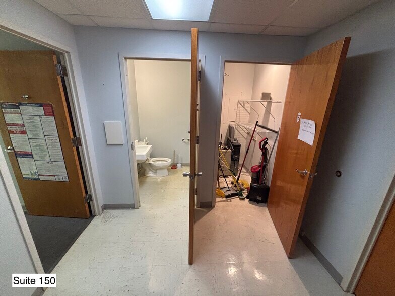 More Photos Of 14100 Fivay Rd, Hudson Medical For Lease