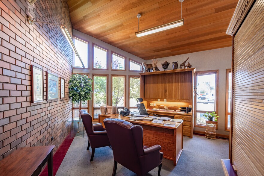 More Photos Of 1010 S Main St, Lebanon Loft Creative Space For Lease