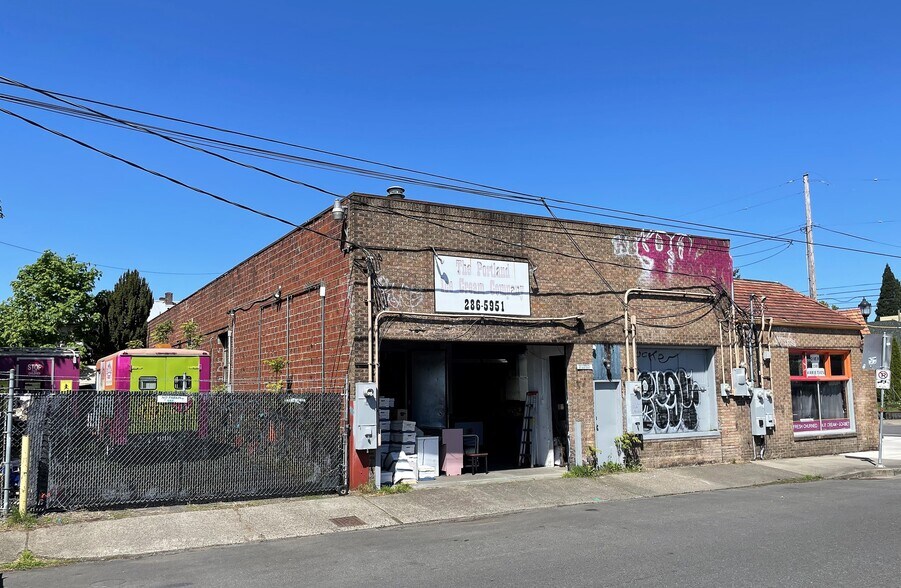 More Photos Of 1200-1218 N Killingsworth St, Portland Storefront For Sale
