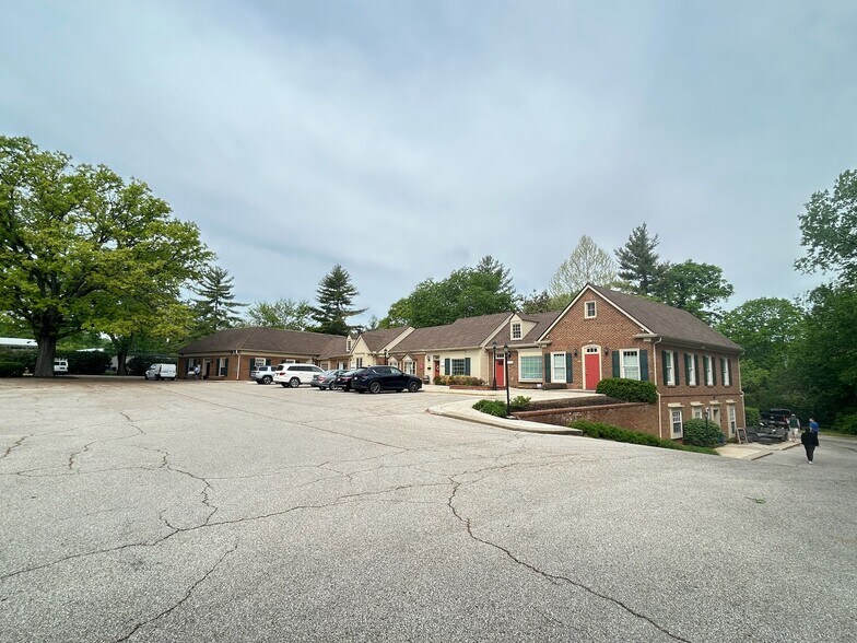 More Photos Of 614 Wooster Pike, Terrace Park Storefront Retail Office For Lease