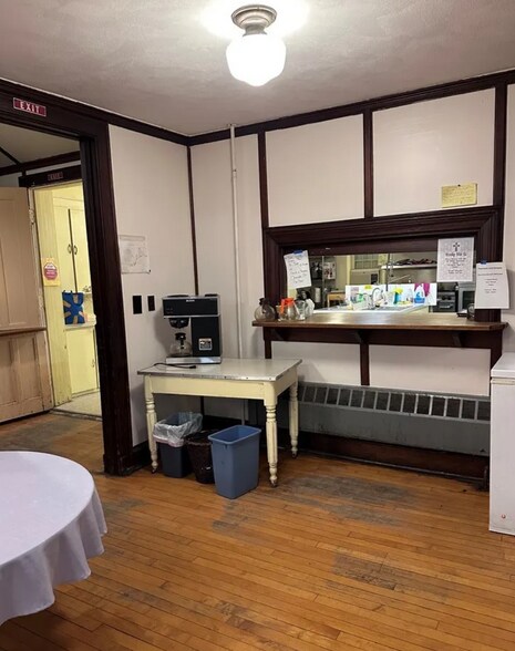 More Photos Of 153 S 1st St, Fulton Religious Facility For Lease
