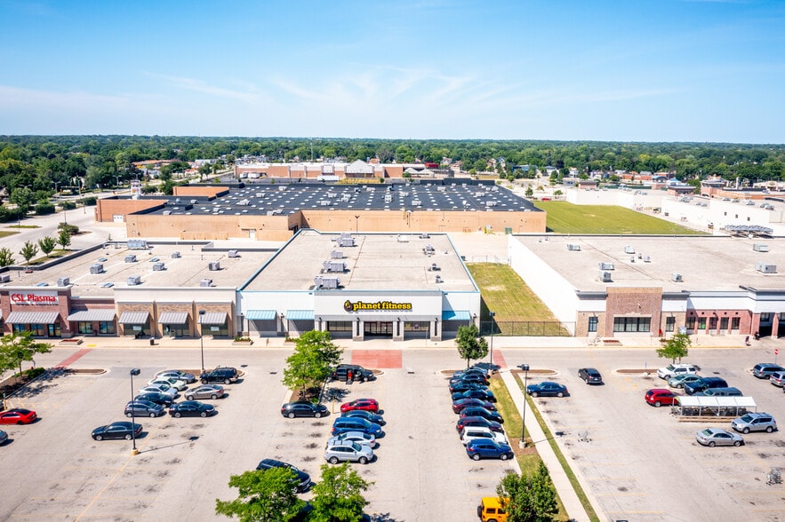 More Photos Of 5700 W Capitol Dr, Milwaukee Unknown For Lease