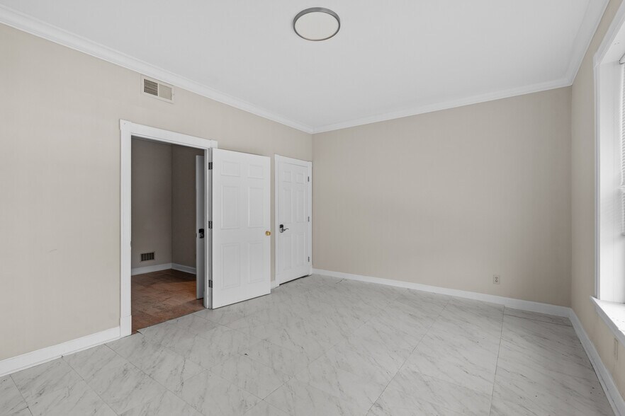 More Photos Of 101 St Clair St, Frankfort Loft Creative Space For Sale