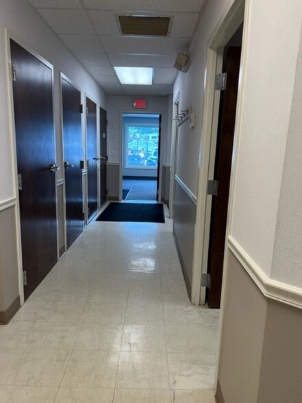 More Photos Of 144 N Main St, Branford Medical For Lease