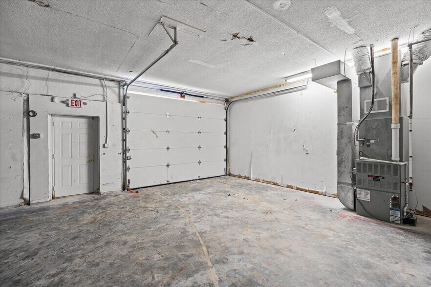 More Photos Of 171-173 Shaker Rd, East Longmeadow General Retail For Sale