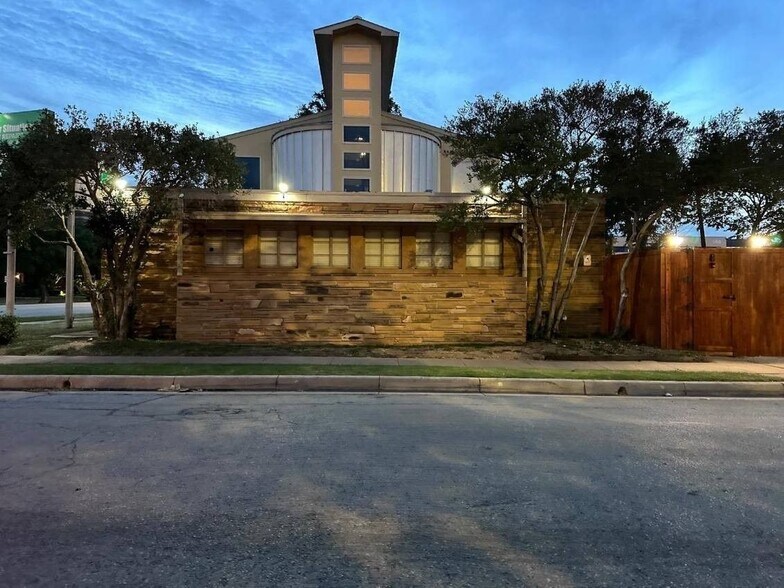 More Photos Of 1100 Pennsylvania Ave, Fort Worth Medical For Sale