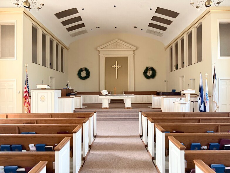 More Photos Of 25350 W 6 Mile Rd, Redford Religious Facility For Sale