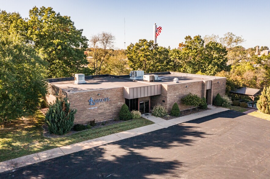 Primary Photo Of 1423 Randy Ln, Jefferson City Office For Sale
