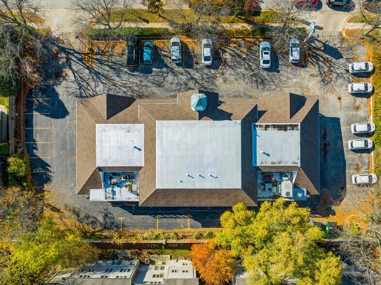 More Photos Of 328-350 Ridge Rd, Wilmette Storefront Retail Office For Sale