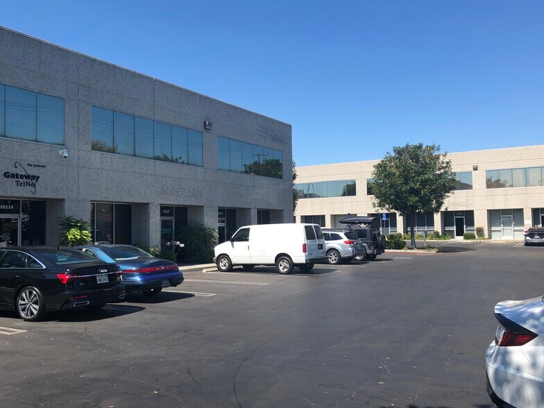 More Photos Of 16112-16118 Sherman Way, Van Nuys Office For Lease