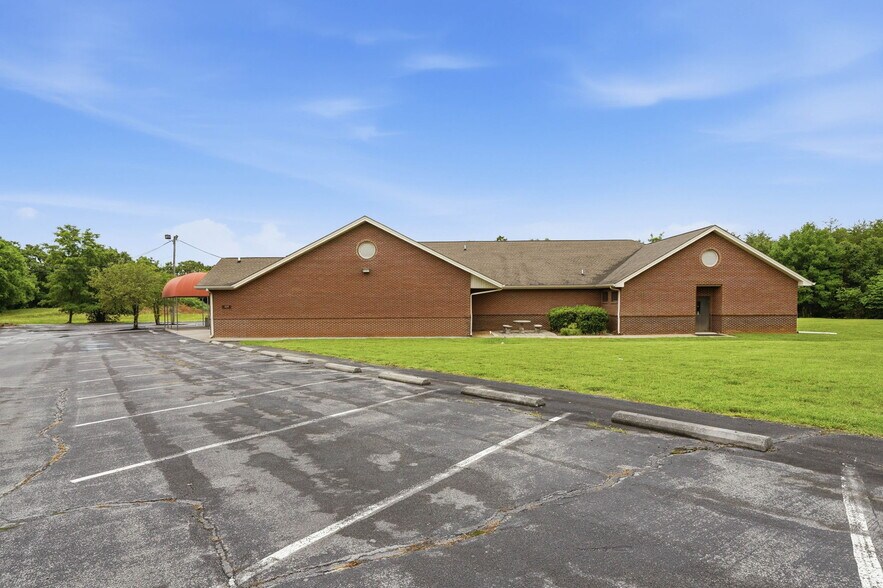 More Photos Of 329 Wesley St, Johnson City Medical For Sale