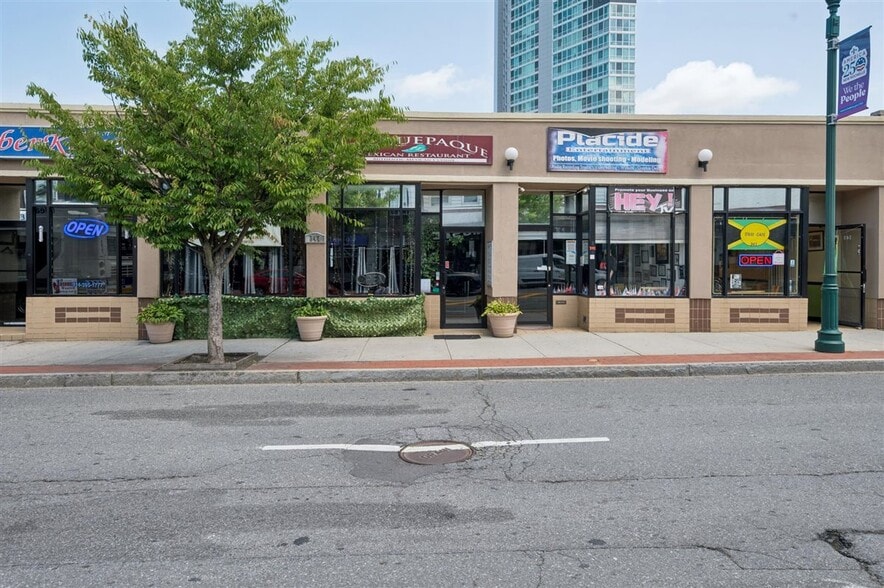 More Photos Of 343-351 North Ave, New Rochelle Storefront For Sale
