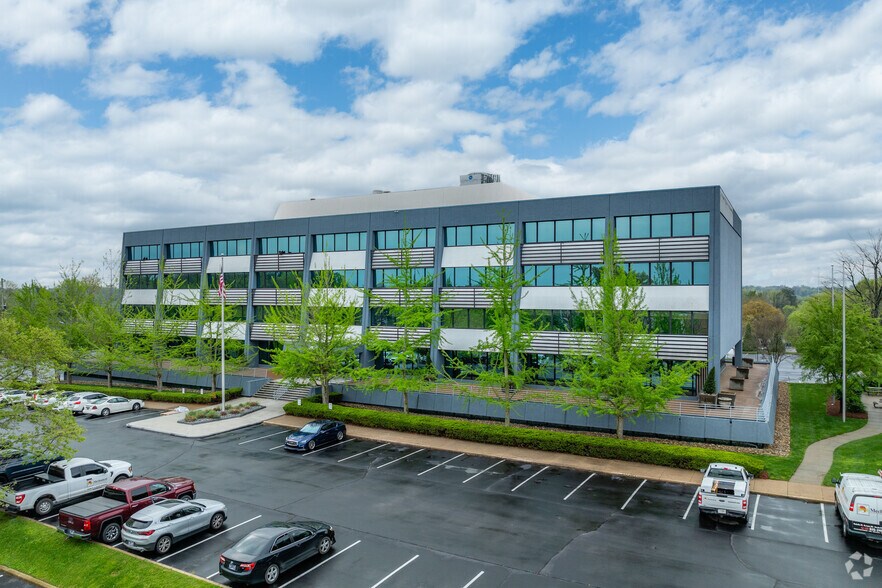 More Photos Of 301 Plus Park Blvd, Nashville Office For Lease