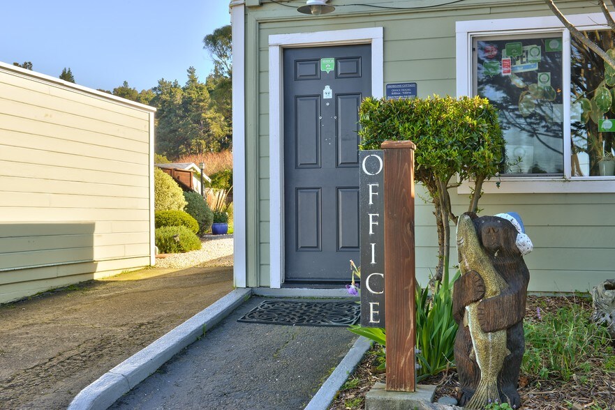 More Photos Of 18725 N Highway 1, Fort Bragg Hotel For Sale