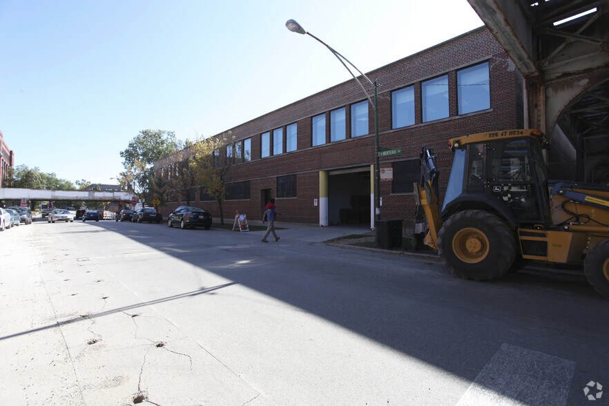More Photos Of 1801 W Berteau Ave, Chicago Warehouse For Lease