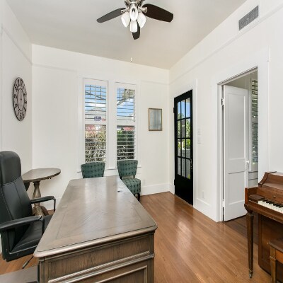 More Photos Of 711 W Main St, Fredericksburg Office For Lease