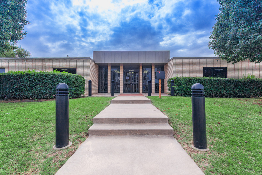 Primary Photo Of 24 NE 53rd St, Oklahoma City Office For Sale