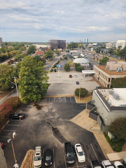 More Photos Of 6263 Poplar Ave, Memphis Office Residential For Lease