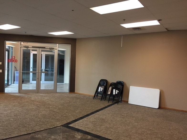 More Photos Of 5601 W Clearwater Ave, Kennewick General Retail For Lease