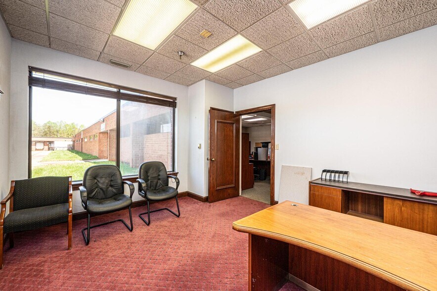 More Photos Of 106 Somerset Dr, Conover Manufacturing For Lease