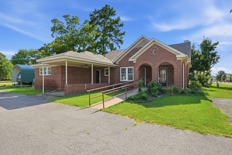 More Photos Of 2405 Prince St, Conway Office For Sale