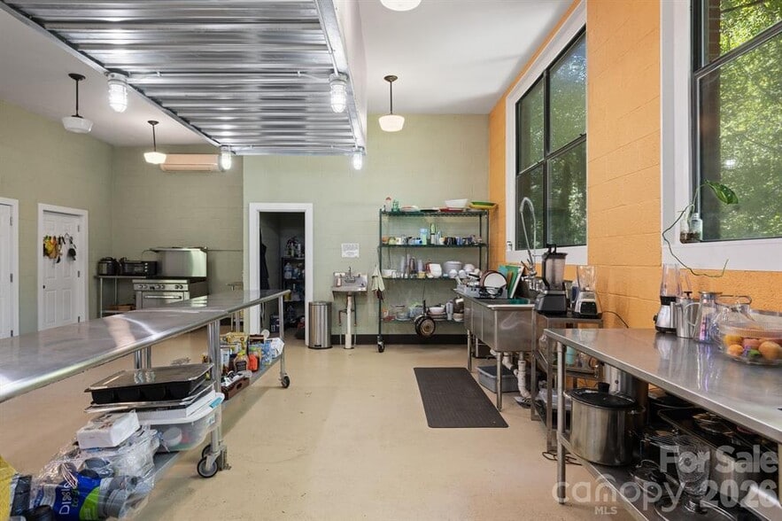 More Photos Of 504 Mountain View School Rd, Robbinsville Hotel For Sale