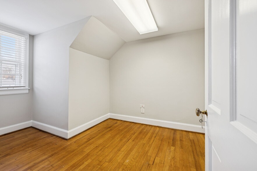 More Photos Of 502 Hazelwood Dr, Smyrna Loft Creative Space For Lease