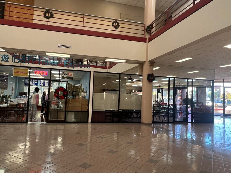 More Photos Of 9600 Bellaire Blvd, Houston Storefront For Lease