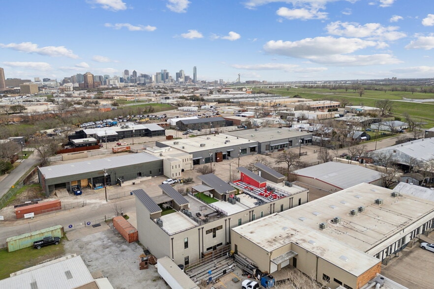 More Photos Of 4763 Algiers St, Dallas Loft Creative Space For Sale