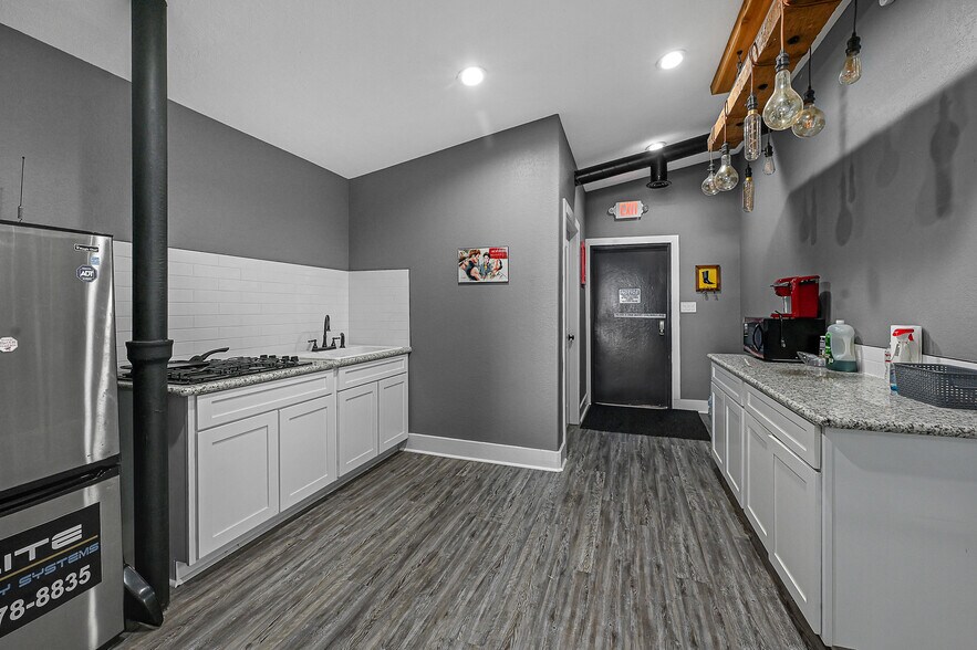 More Photos Of 602 Spencer Hwy, South Houston Medical For Sale
