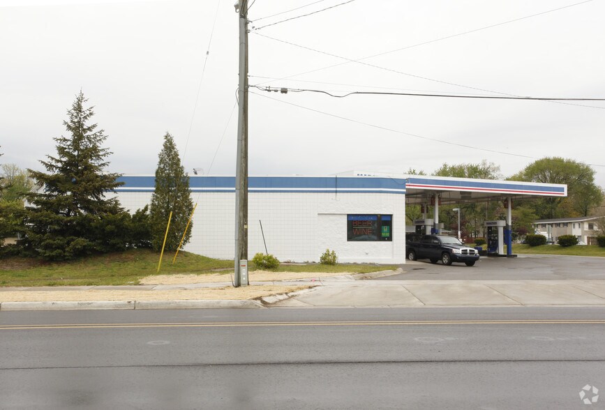 More Photos Of 2646 S Wayne Rd, Westland Freestanding For Lease