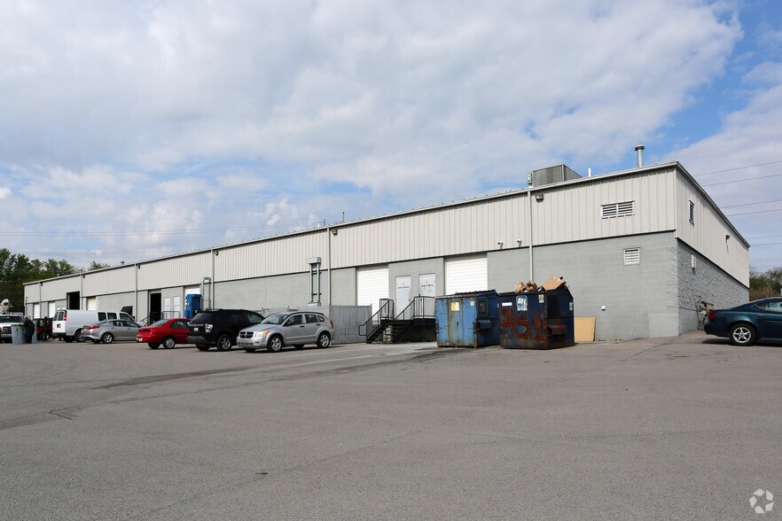 More Photos Of 6971 Southern Blvd, Boardman Light Manufacturing For Lease