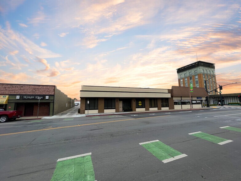 More Photos Of 4-10 W Alisal St, Salinas Office For Lease