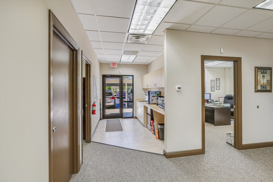 More Photos Of 9101 W College Pointe Dr, Fort Myers Medical For Sale