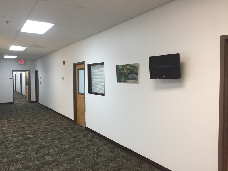 More Photos Of 1 S Main St, Toms River Warehouse For Lease