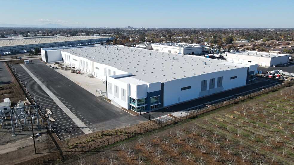 Primary Photo Of 2216 S. Sinclair Avenue, Stockton Industrial For Lease