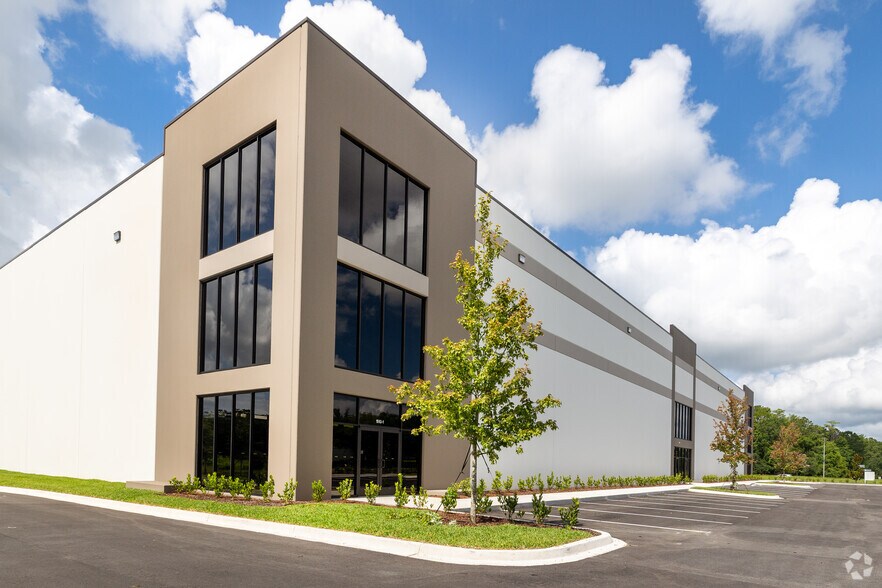 More Photos Of 1592 Vantage Way, Jacksonville Distribution For Lease
