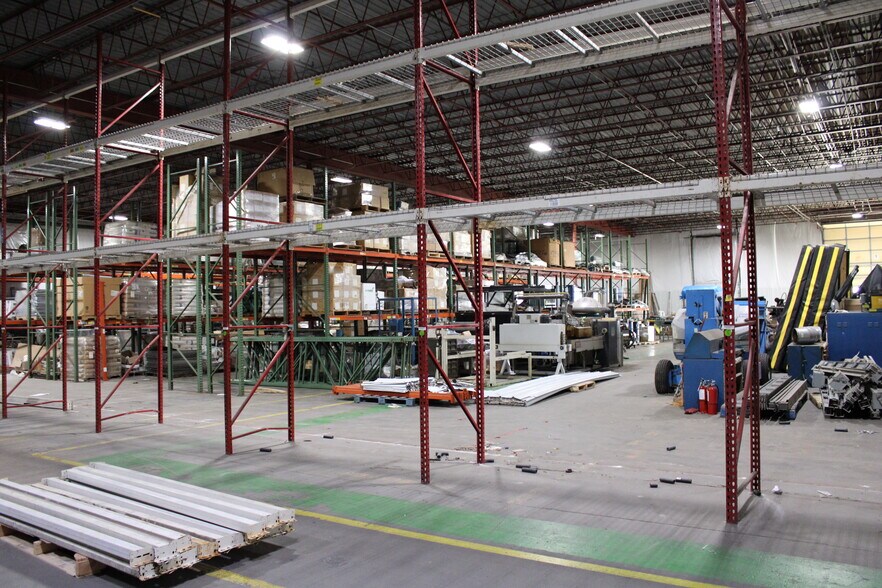 More Photos Of 3660 S School Ave, Fayetteville Warehouse For Lease