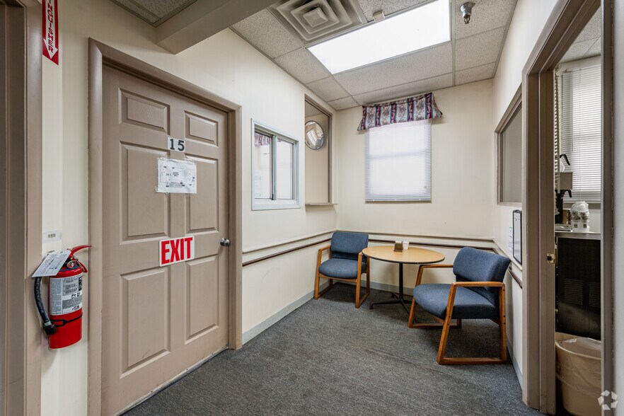 More Photos Of 225 Hubbard Rd, Youngstown Warehouse For Lease