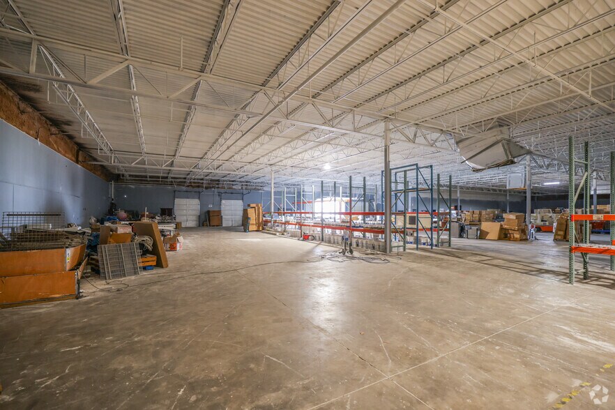 More Photos Of 5555-5563 S 104th East Ave, Tulsa Manufacturing For Sale
