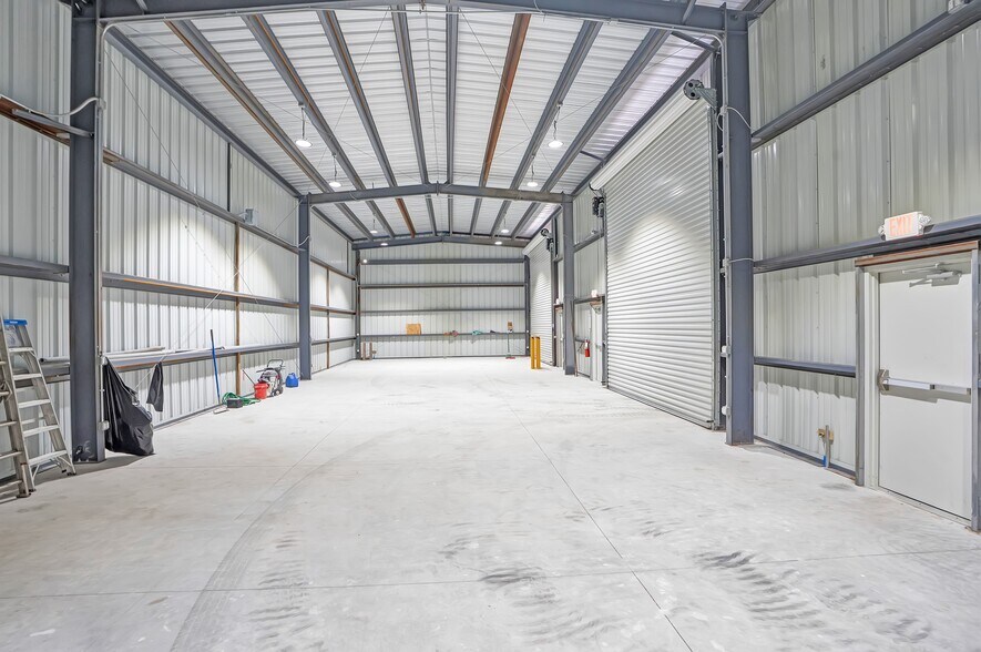 More Photos Of 3295 Steel Rail Dr, Bunnell Warehouse For Lease