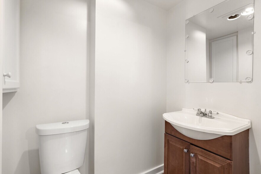 More Photos Of 2389 W Boise Ave, Boise Specialty For Sale