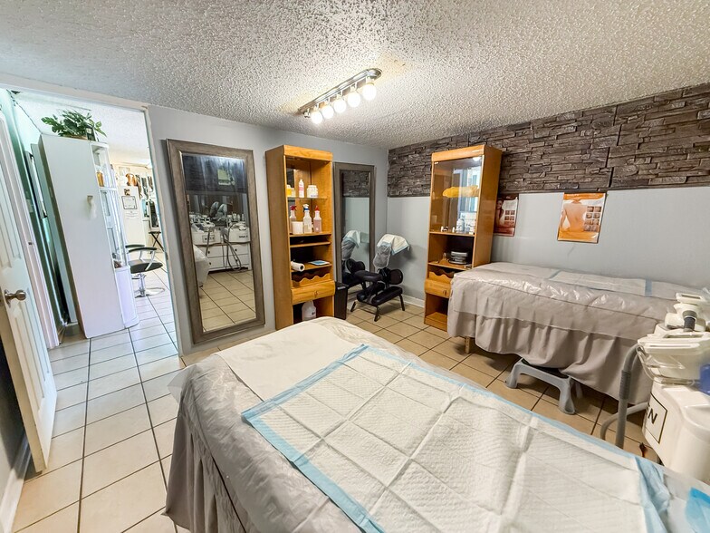 More Photos Of 104 W Hallmark Ave, Killeen Freestanding For Sale