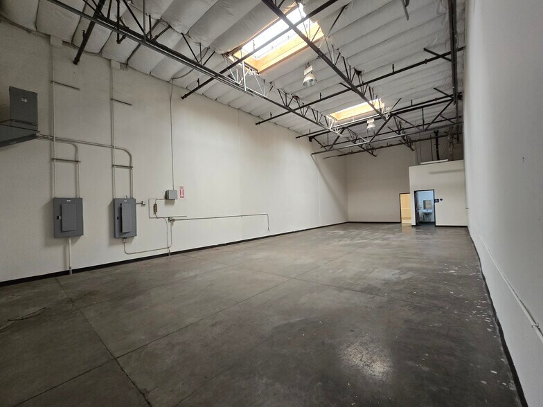 More Photos Of 1234-1294 W Winton Ave, Hayward Warehouse For Sale